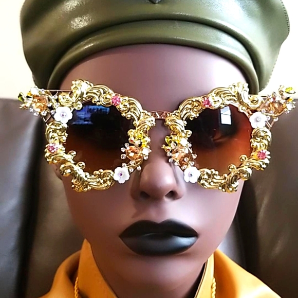 NEW COUTURE SUNNIES - Picture 2 of 4